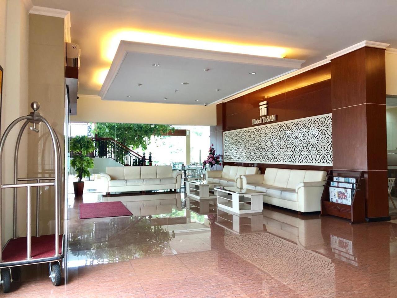 Hotel Tosan Solo Baru Grogol 외부 사진
