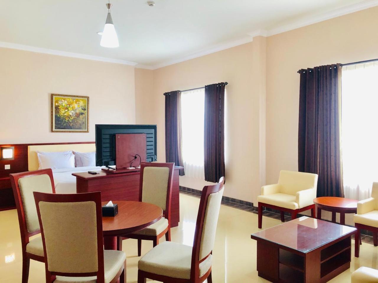 Hotel Tosan Solo Baru Grogol 외부 사진